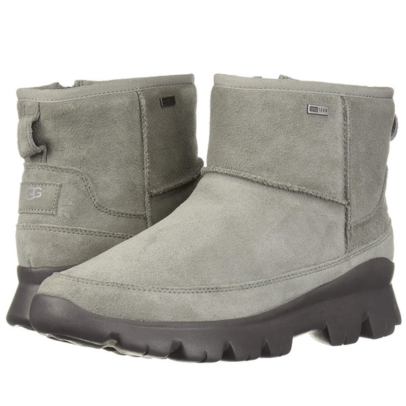 SOLD!! Ugg Palomar Sneaker bootie 8 - Picture 8 of 8